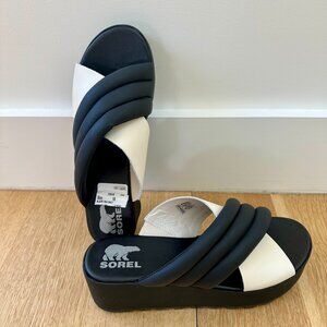 B& W Sorel sandals
